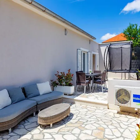 Serene Escape Near Zadar With Private Pool & Charming Outdoor Oasis Holiday home Visocane