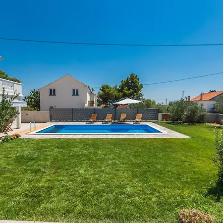 Serene Escape Near Zadar With Private Pool & Charming Outdoor Oasis * Visocane