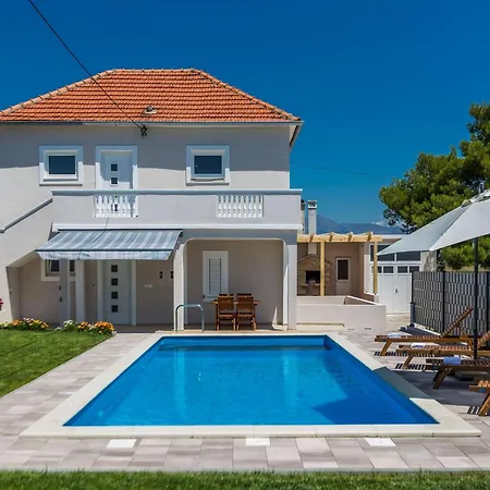 Holiday home Serene Escape Near Zadar With Private Pool & Charming Outdoor Oasis Visocane