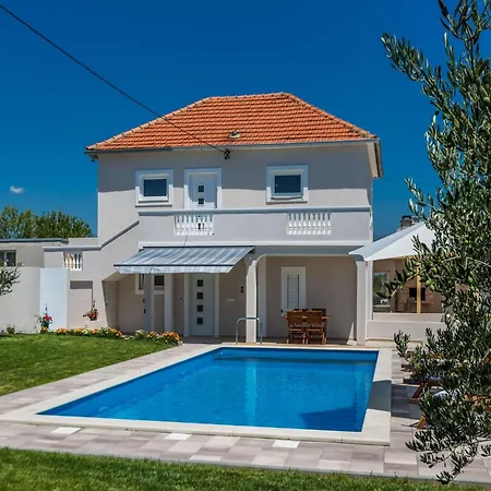 Serene Escape Near Zadar With Private Pool & Charming Outdoor Oasis Holiday home Visocane