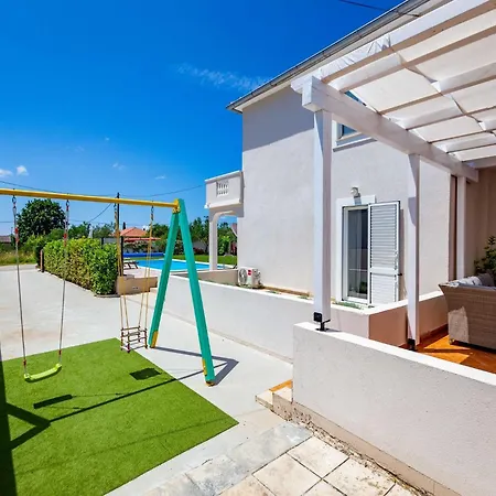 Serene Escape Near Zadar With Private Pool & Charming Outdoor Oasis * Visocane
